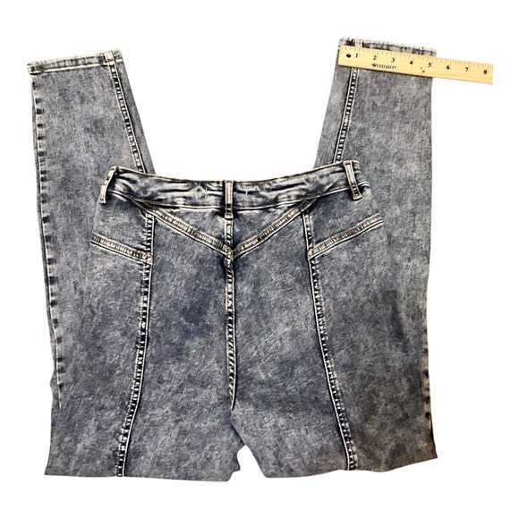 Free People Riley Light Acid Washed Seamed Jeans - Picture 13 of 16